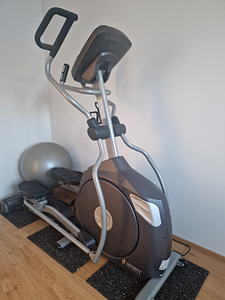 Elliptiline trenažöör Spirit Fitness XE395 (electromagnetic) (5 foto / 6)