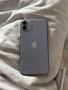 iPhone 11 64GB фиолетовый (1 фото из 4)