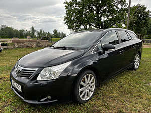 M/V Toyota Avensis 2.2d 110kw ÜV 04.2025 (5 foto / 13)
