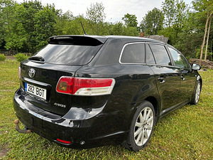 M/V Toyota Avensis 2.2d 110kw ÜV 04.2025 (7 foto / 13)