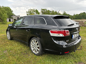 M/V Toyota Avensis 2.2d 110kw ÜV 04.2025 (9 foto / 13)