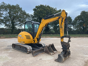 Мини-экскаватор jCB 8055RTS (3 фото из 10)