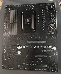 MSI MAG X570 Tomahawk Wifi (2 foto / 4)