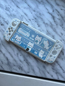 Nintendo Switch - OLED White - консоль + аксессуары (6 фото из 8)