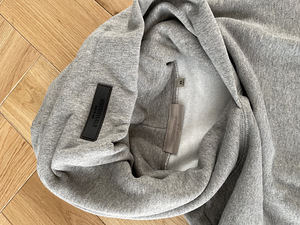 Толстовка Essentials (3 фото из 3)