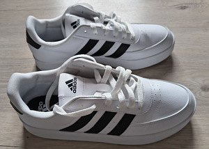 Adidas кросовки 44 размера (3 фото из 3)