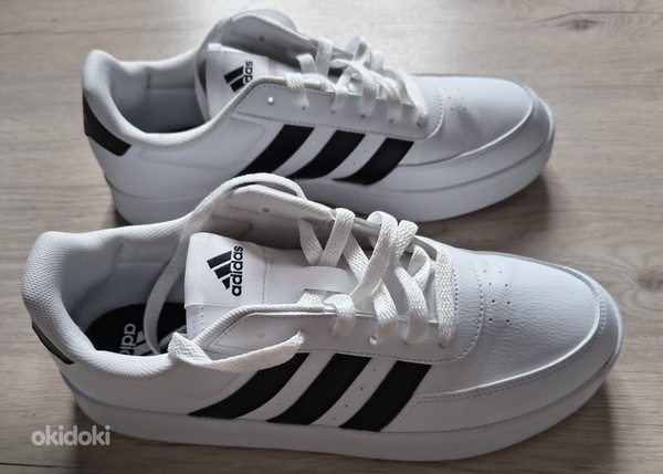 Adidas кросовки 44 размера