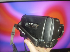 Vana videokaamera Sony / Vana Sony kaamera (2 foto / 3)