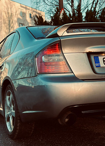 Subaru legacy 2.0 4WD (2 foto / 4)
