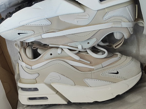 Müüa uued Nike tossud (suurus 38 on väike) (8 foto / 10)