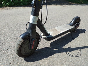 Elektritõukeratas BILTEMA EH600 (3 foto / 9)