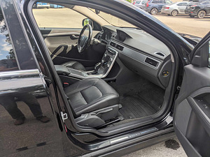 Volvo V70 (7 фото из 14)