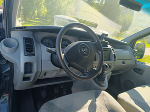 Opel Vivaro 1.9 (2 foto / 10)