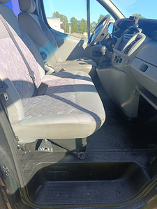 Opel Vivaro 1.9 (5 foto / 10)