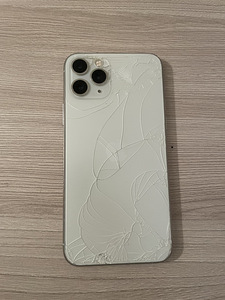 iPhone 11 pro starlight 128gb VARUOSADEKS (3 foto / 6)