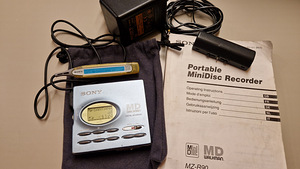 Sony MZ-R91 recording minidisc walkman  			