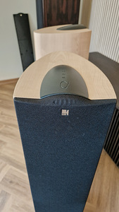 Напольные колонки KEF iQ5 (клен) (9 фото из 10)