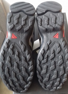 Adidas k/s jalats (2 foto / 2)