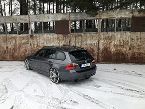 BMW E91 320d Shadowline 6k мануал (6 фото из 14)