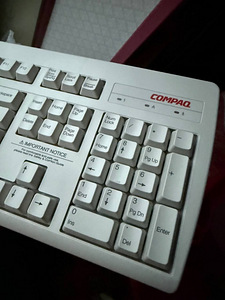 Compaq 1998 a Retro Klaviatuur (5 foto / 8)