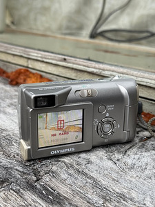 Olympus C-310 Zoom Digikaamera (2 foto / 3)