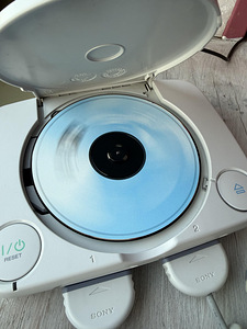Playstation One (PS1 Slim) NAGU UUS! (4 foto / 8)