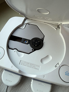 Playstation One (PS1 Slim) NAGU UUS! (5 foto / 8)