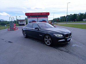 BMW 730D (2 фото из 11)