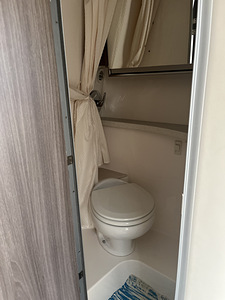 Продается катер Regal Express 28 (9 фото из 10)