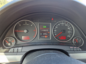 Audi A4 2007, S-line (9 foto / 12)