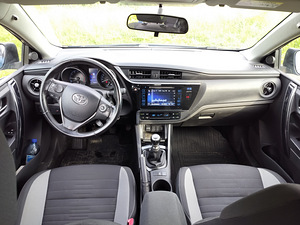Toyota Auris 2016 (6 foto / 7)