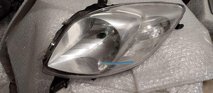 Toyota yaris 2006 cod-89900736 81110-0d120. (1 foto / 3)
