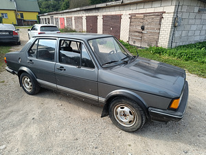 Volkswagen Jetta (3 foto / 8)