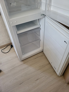 Külmkapp (2 foto / 3)