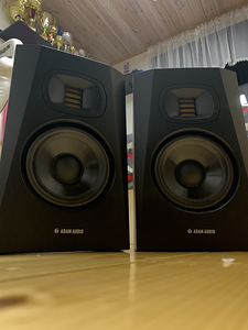 Adam Audio T5V Kõlarid (6 foto / 6)