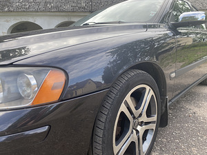 Volvo S60 2,4t (2 foto / 15)