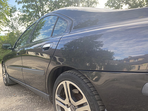 Volvo S60 2,4t (6 foto / 15)