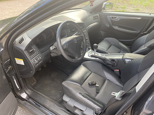 Volvo S60 2,4t (11 foto / 15)