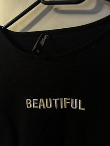Beautiful black dress, worn once. Can be worn in cooler weat (2 foto / 2)