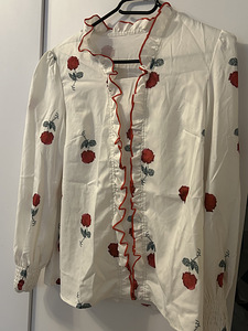 Blouse (1 foto / 3)