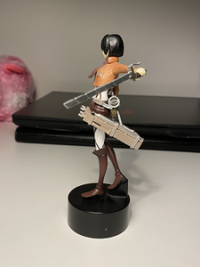 Mikasa anime figuur (4 foto / 5)
