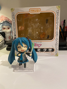 Anime figuur Miku nendoroid Miku anime figuur (2 foto / 6)