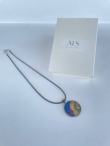 Käsitsi valmistatud medaljon, teostatud fluid art tehnikas. (3 foto / 6)