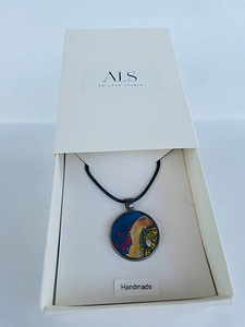 Käsitsi valmistatud medaljon, teostatud fluid art tehnikas. (4 foto / 6)