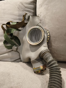 PDF 7 gasmask size 5 (2 foto / 3)