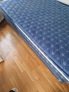 Voodi (1 foto / 2)