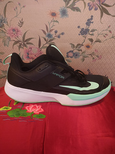 Tossud Nike Court Vapor Lite must/münt (5 foto / 7)