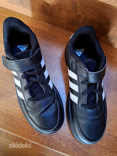 Кроссовки Adidas размер 34