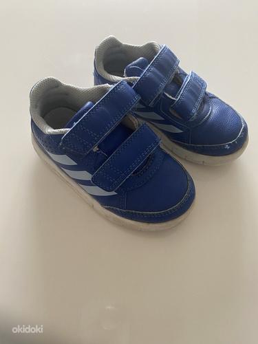 Кроссовки adidas (фото #1)