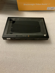 Blackmagic Video Assist 4K 7" 3G (2 foto / 7)